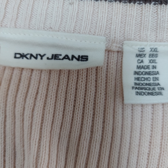 DKNY JEANS long sleeve light weight ribbed turtleneck sweater. - Picture 3 of 9